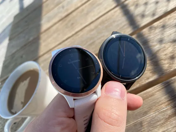 Garmin vivoactive discount 4s vs venu