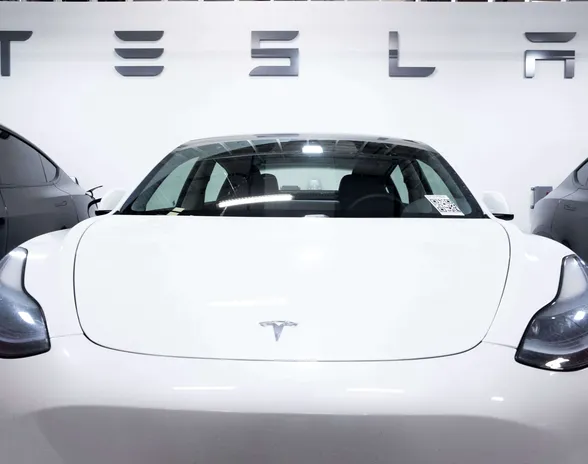 Teslan edullisin automalli on suosittu myös Suomessa.