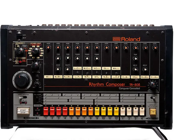 Monet musiikin mullistuksista ovat saaneet alkunsa tekniikasta. Rolandin TR-808 on tästä hyvä esimerkki.