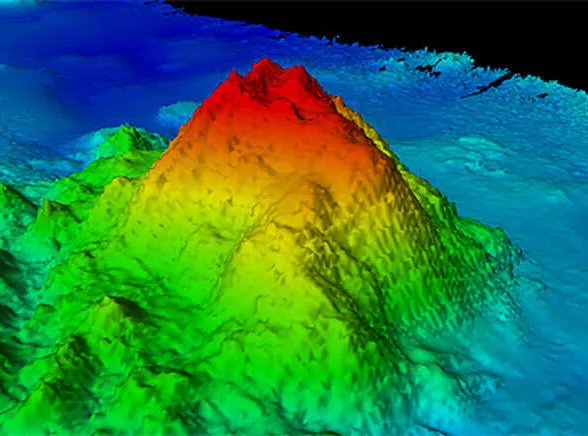 Tämä merenalainen vuori löydettiin jo vuonna 2014, ja se kartoitettiin paikan päällä. Tutkasatelliiteilla ei saa lähellekään näin tarkkoja tuloksia.