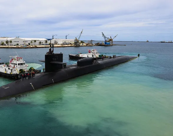 Yhdysvaltain oikeusministeriön mukaan tiedot liittyivät Virginia-luokan sukellusveneeseen.