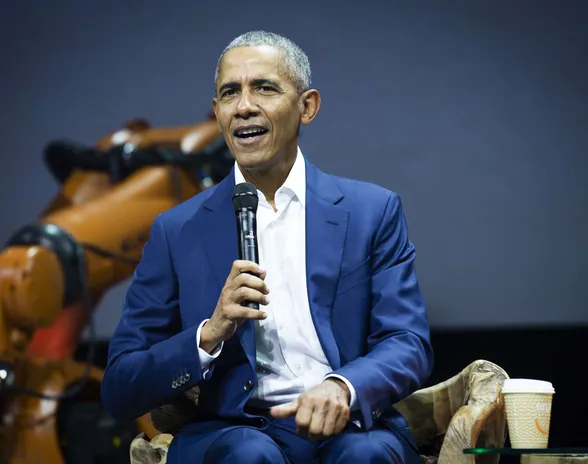 Barack Obama puhui Nordic Business Forumissa 2018. Tapahtuma ei kertonut vierailun hintalappua.