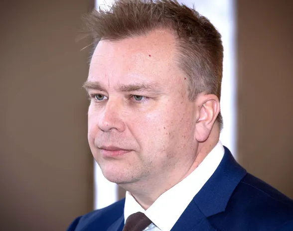 Antti Kaikkonen (kesk) eduskunnassa maaliskuussa 2023.
