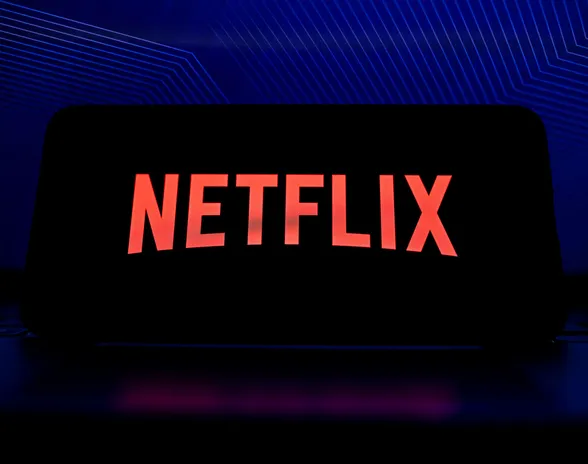 Netflixin käyttäjämäärä on kääntynyt laskuun, eikä uusi tilausmalli ole lyönyt toivotulla tavalla läpi.