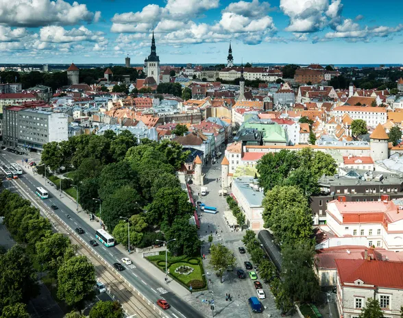 Asuntosalkulla on useita kohteita Tallinnan vanhassa kaupungissa sekä sen kupeessa sijaitsevalla Kalarandin alueella.