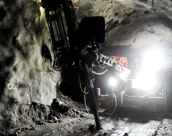 Kaivostoiminta Pyhäsalmen kaivostunneleissa on jo päättynyt ja tiloja aiotaan hyödyntää nyt uudenlaisen teknologian testiympäristönä. Arkistokuva.