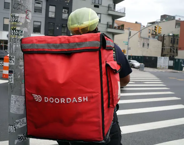 New Yorkin pörssiin listattu DoorDash osti Woltin alle kolmella miljardilla dollarilla vuonna 2022.