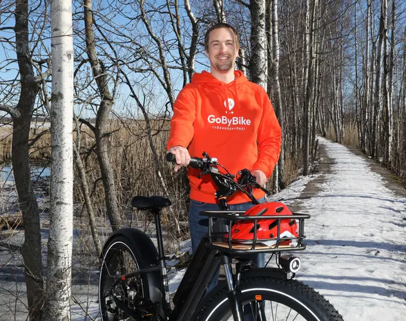 GoByBiken toimitusjohtaja Heikki Tiittanen sanoo olevansa yrittäjänä pitkäjänteinen, mutta toimenpiteissään nopea. Tiittanen kuvattiin Espoossa, jonka rantareiteillä pyöräillessä yritysidea kehittyi.