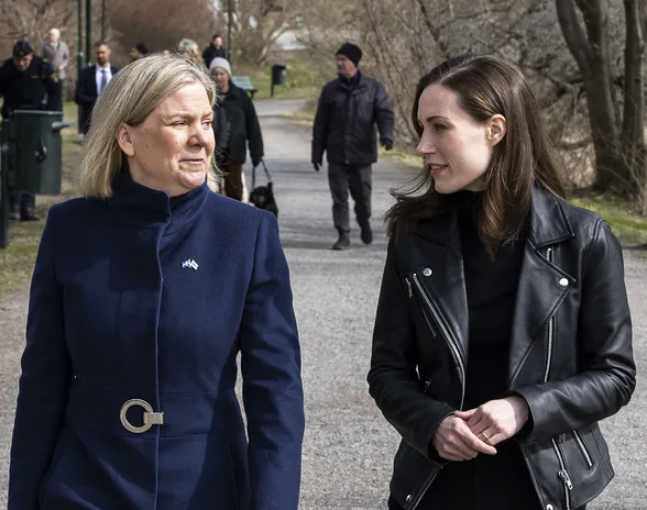 Sanna Marinin nahkatakki varasti show’n, kun Marin ja Ruotsin pääministeri Magdalena Andersson puhuivat Tukholmassa maiden Nato-kannoista. Nahkatakkien myynti kasvoi räjähdysmäisesti 2022.
