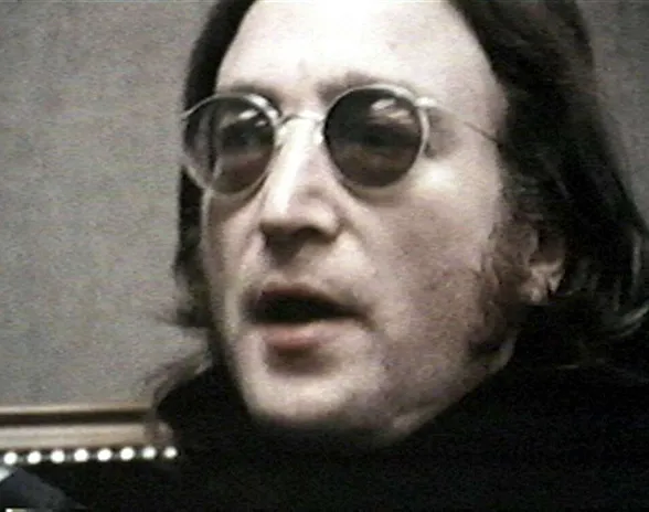 Vuonna 1980 asuntonsa edustalle ammuttu John Lennon on jäänyt lähtemättömästi rock-musiikin historiaan. Nyt hänen äänensä levytetään vielä kerran tekoälyn avulla.