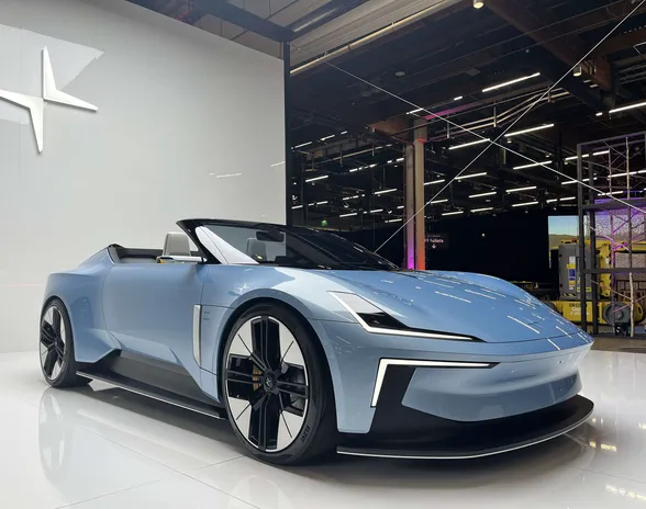 Polestar 6, tai tässä vaiheessa vielä ”Electric Roadster Concept”, on lyhyt ja menevän näköinen. Kaksi moottoria tarjoavat nelivedon kautta käyttöön noin 650 kilowatin suorituskyvyn.