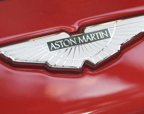 Brittiläinen autonvalmistaja Aston Martin tarvitsee lisää rahaa, ja pian.