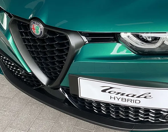 Maahantuojaa vaihtoi esimerkiksi Alfa Romeo, jonka Tonale-mallin ladattava hybridi tulee tänä kesänä Suomeen.