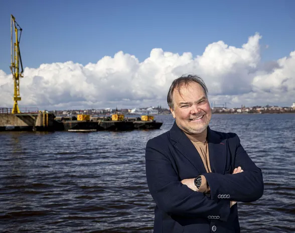 Vuosaaren satama on ­hyvässä iskussa, Helsingin sataman rahti­liiketoiminnan uusi johtaja Vesa Marttinen iloitsee.