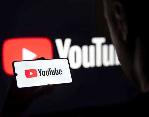 Youtube on viime vuosina tehnyt muun muassa kieltämällä sisällöt, jotka esittävät valheellisia väitteitä rokotteista ja aborteista.