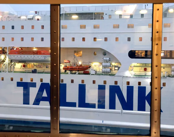 Tallink Siljalla odotetaan lisää tietoa sähköautojen tulipaloriskeistä.