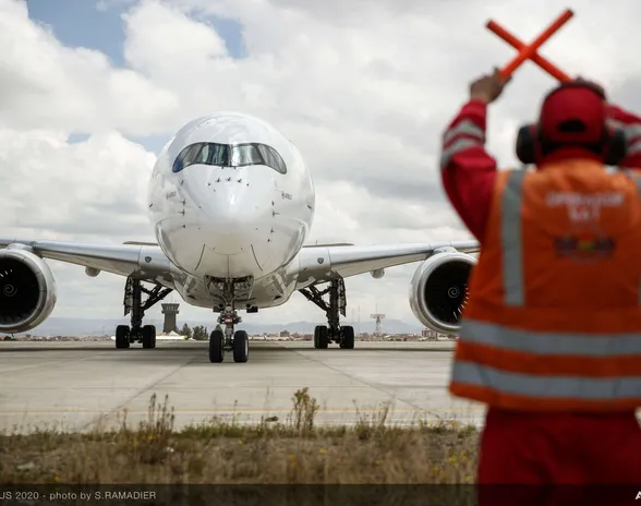 Airbus testar autonom inflygning och landning med ett passagerarplan av typen A350-1000.