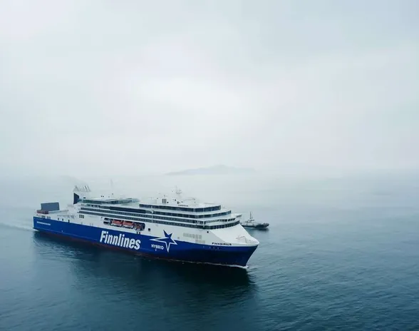 Uusi Superstar-luokan laiva toimii rahti- ja risteilyaluksena. Se aloitti matkansa Kiinasta kohti Suomea heinäkuussa. Matkustajat pääsevät neitsytmatkalle mukaan syyskuussa.