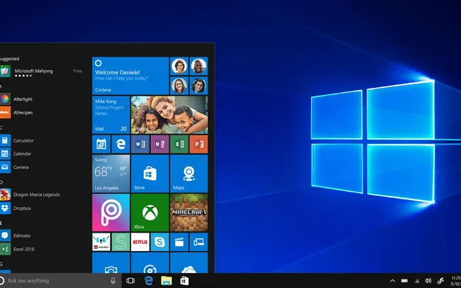 Musta pillua vitun iso musta kukko