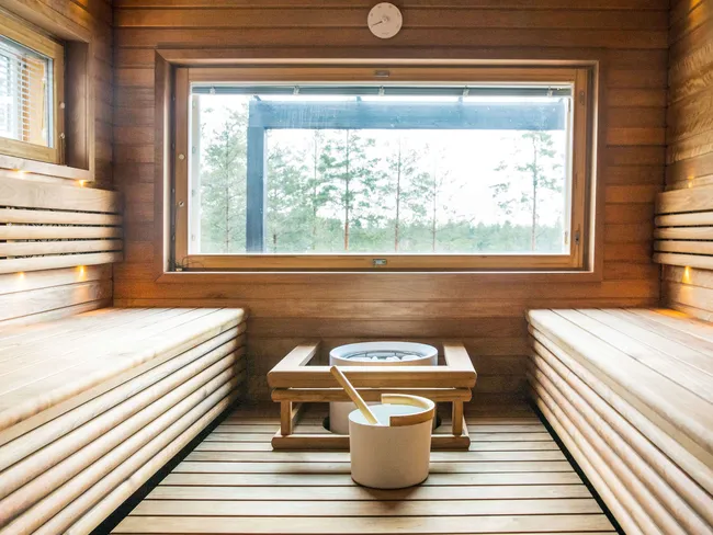 Onko sauna suomalainen? 20 kohdan kriteeristö määrittää lauteen korkeuden,  kiukaan tehon ja rakennusmateriaalit | Tekniikka&Talous