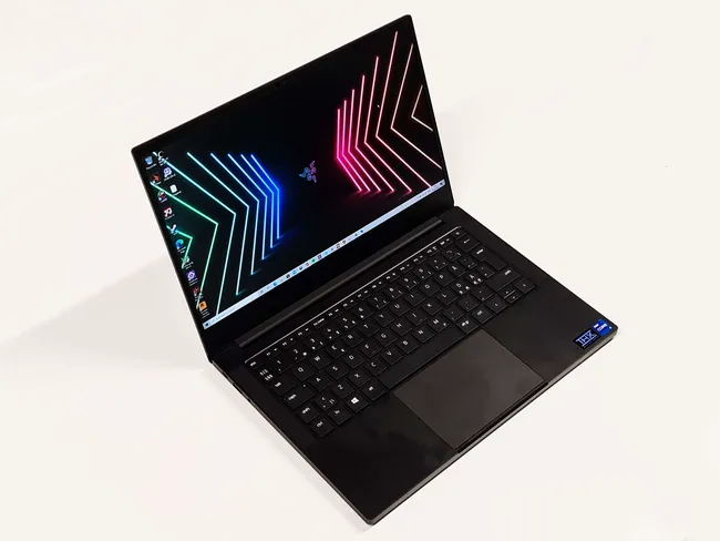 Testissa Razer Blade Stealth 13 Pelikannettava Mikrobitti