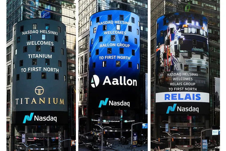 First North -listautumisia New Yorkin Times Squaren taululla. First North-listalta löytyy paljon osinko-osakkeita.