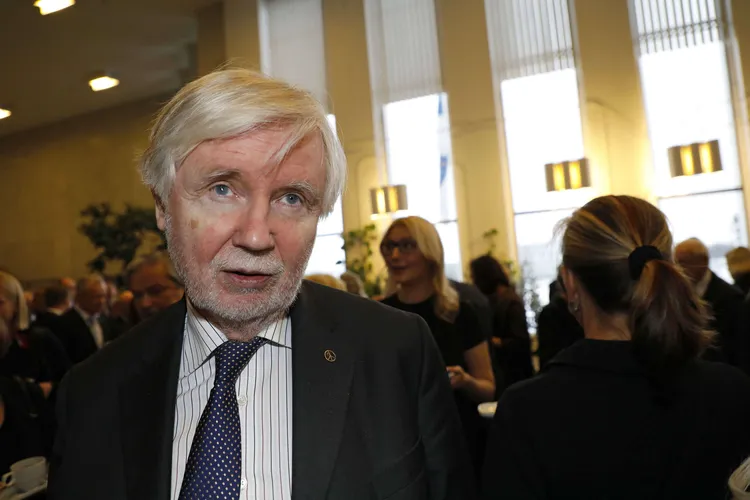 Suomessa Nato-ratkaisu on jo käytännössä tehty, arvioi kansanedustaja Erkki Tuomioja (sd) ruotsalaiskollegoilleen.