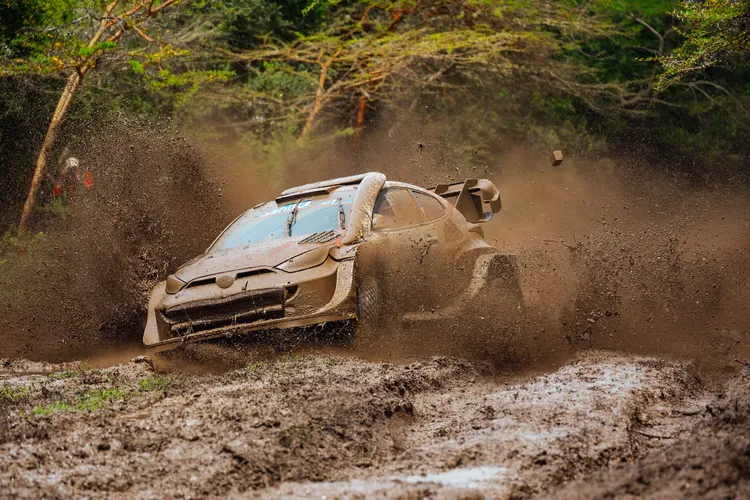 Raju video: Suomalaiskuskin Toyota-ralliauton rengas posahti kovassa ...