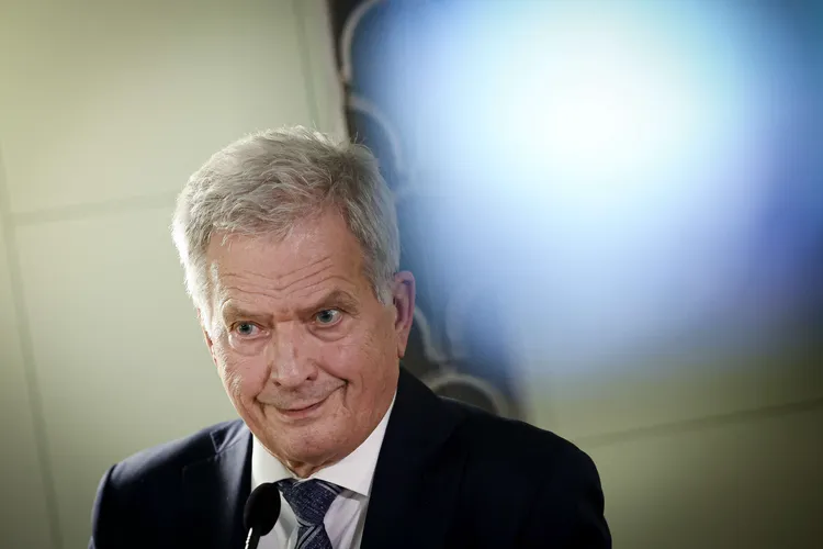 Sauli Niinistö vertasi Vladimir Leniniä ja pistintä ja kehottaa ...