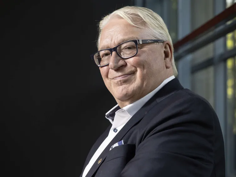 ky-sti-kakkonen-paljastaa-parhaat-vinkkins-joilla-h-n-s-st-rahaa