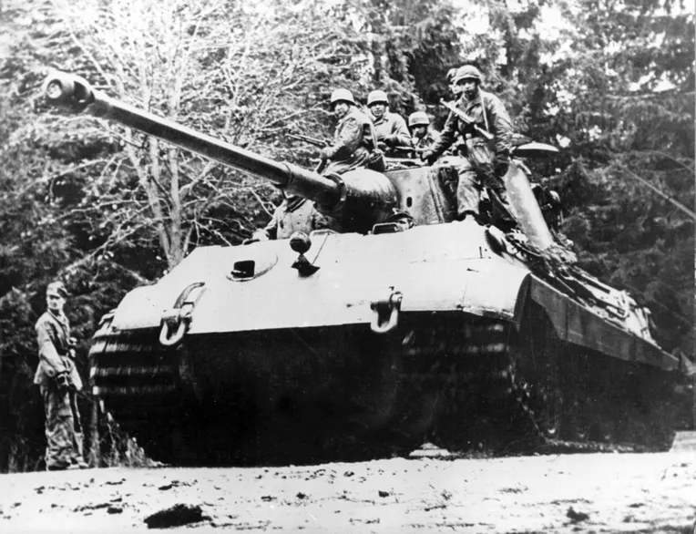 Toisen maailmansodan aikana Saksan tehotankki oli nimeltään Tiger. Kuva on Ardenneilta vuodelta 1944.