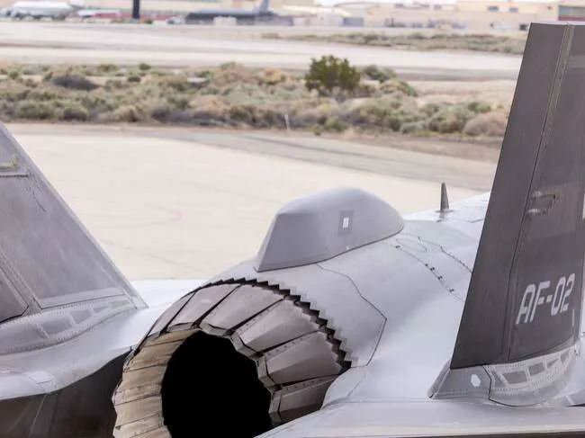 Salamaniskuilta suojaavan järjestelmän ongelmat koskevat F-35A -kalustoa.