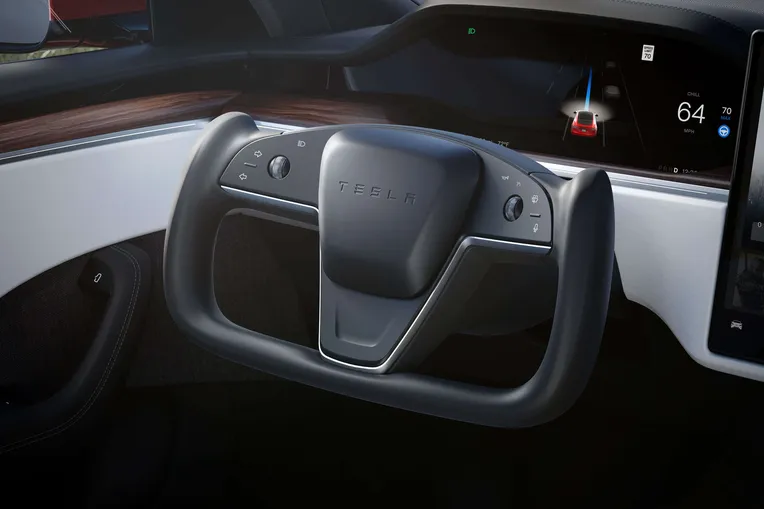 Teslan Model S Plaidin ohjauskahvat ovat saaneet ristiriitaisen vastaanoton.