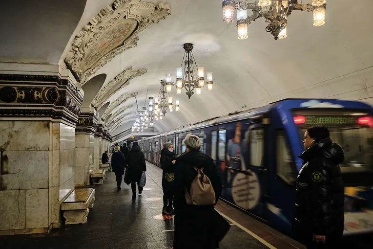 Moskovan ”tavallista” metroa kutsutaan usein nimellä Metro-1.