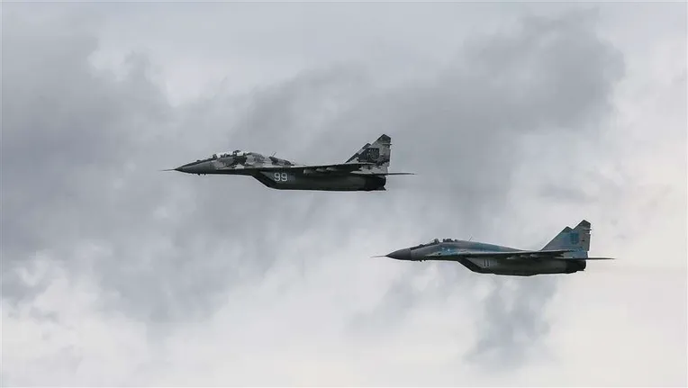 Ukrainan ilmavoimien MiG-29-kalustoa harjoituslennolla elokuussa 2016.