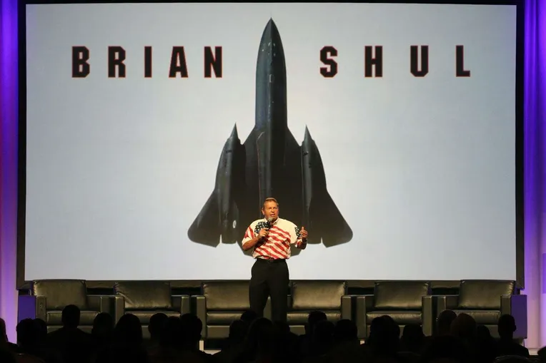 Brian Shul lavalla Las Vegasissa vuonna 2018.