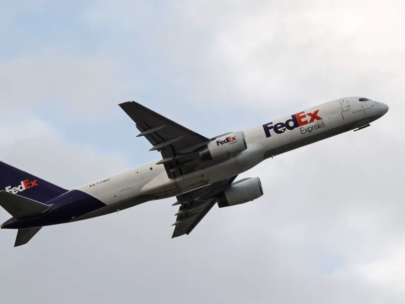 FedEx aikoo luopua omista datakeskuksistaan ja keskustietokoneistaan.