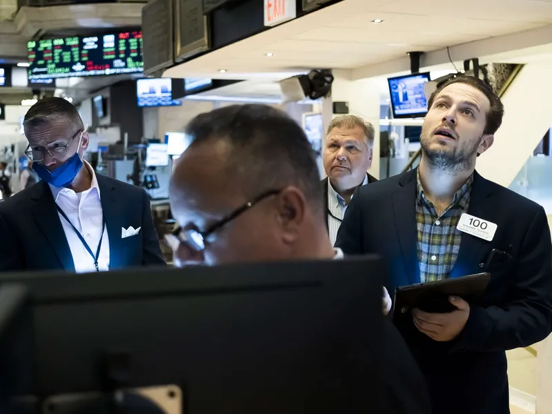 New Yorkin pörssien indeksit olivat tukevassa nousussa perjantaina.