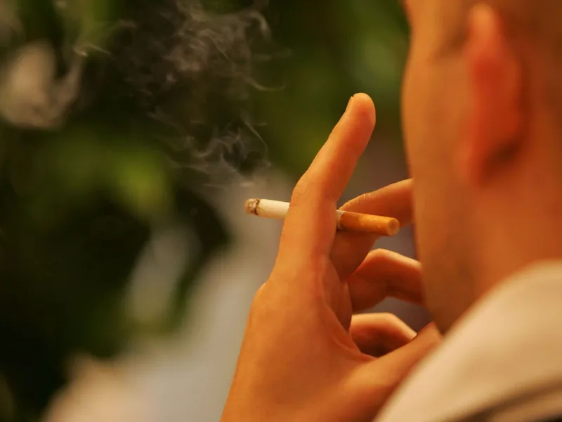 Tupakointi altistaa myyräkuumeelle, mutta sen vaikutusta taudin vaikeuteen ei ole aiemmin tutkittu.