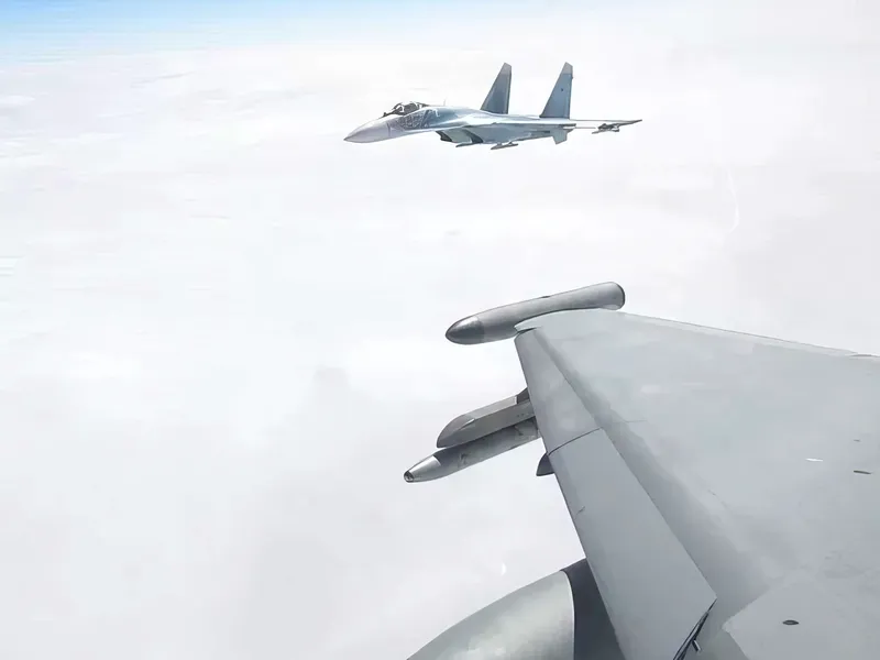 RAF:n Typhoon kävi katsomassa, mitä Venäjän hävittäjä teki Viron edustalla.