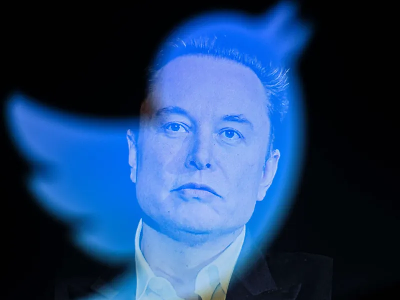 Elon Musk hyppäsi linjoille yöllä noin kello 2.00.