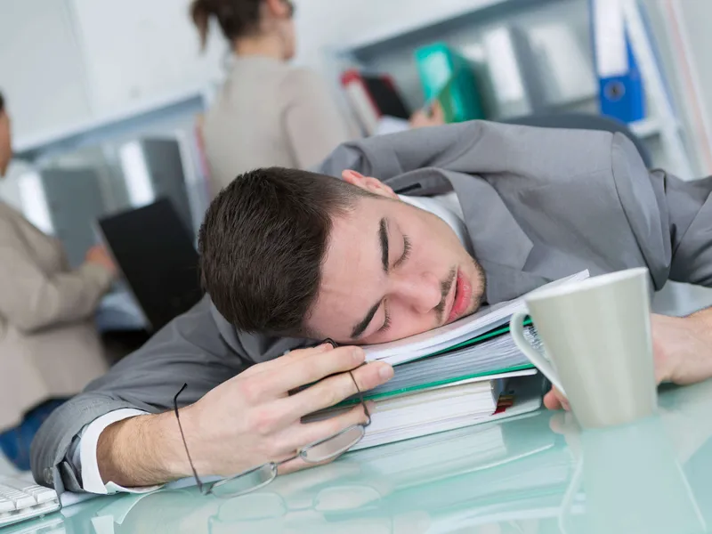Lyhennettyä työviikkoa tekevät nukkuvat tutkimuksen perusteella paremmin kuin täysipäiväistä viikkoa tekevät.