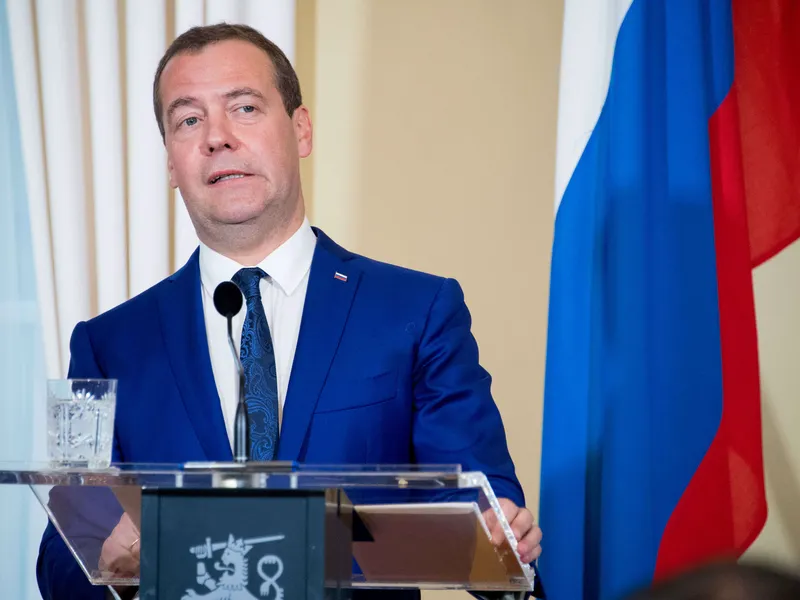 Ennen lännelle ystävällismielisen Dmitri Medvedevin ääni kellossa on muuttuntu hyvin räyhäkkääksi.