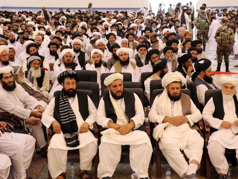 Kuvassa Talibanin elokuussa järjestämä heimonvanhimpien kokous Kandaharin maakunnassa eteläisessä Afganistanissa.