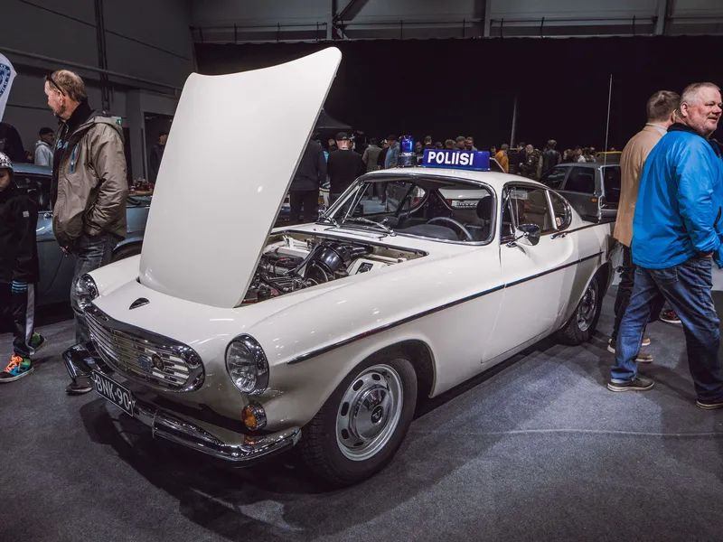Suomen poliisin autona 60-luvulla toiminut Volvo P1800 oli esillä Classic Motor Showssa.