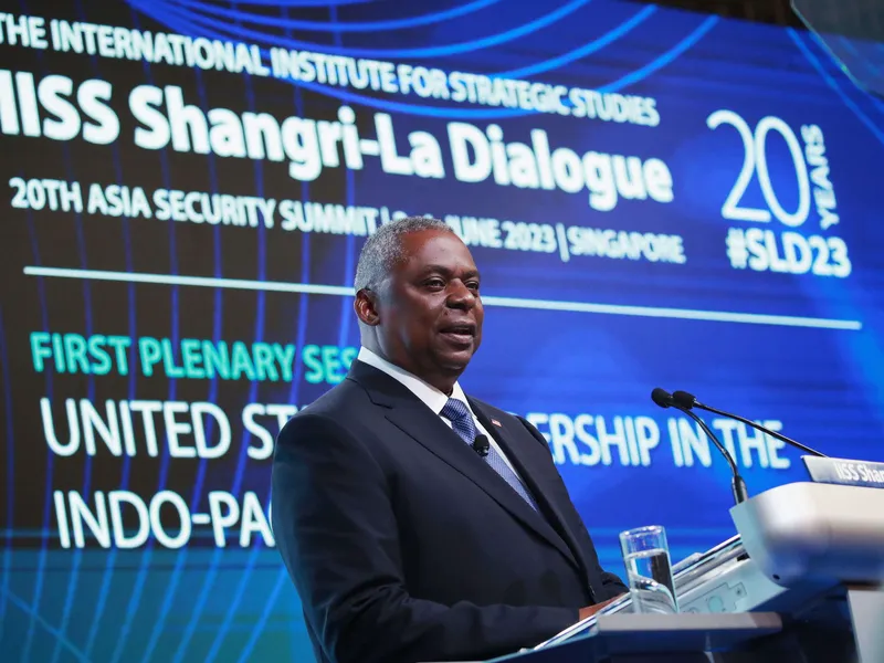 Yhdysvaltain puolustusministeri Lloyd Austin puhui Kaakkois-Aasian turvallisuusympäristöstä Shangri La -keskusteluissa Singaporessa.