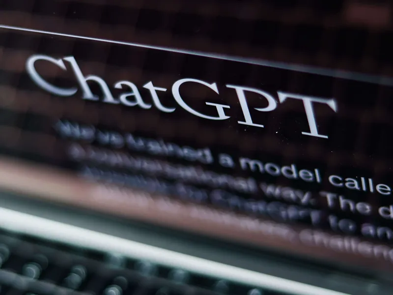ChatGPT:n toimintaa on rajoitettu monin tavoin, mutta ovelasti asiansa muotoileva käyttäjä saa kyllä rajoitukset kierrettyä.