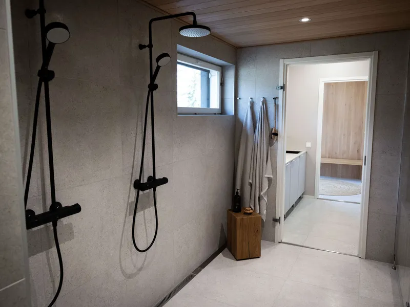 Suihkun tai kylpyhuoneen lattialämmityksen seuraaminen ja ohjaus on teknologian avulla mahdollista.