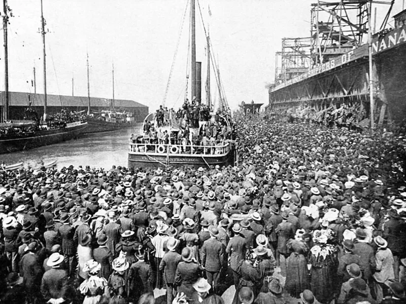 SS Excelsior toi William Kuljun San Franciscoon. Pian laiva lähti taas pohjoiseen, ja Klondikeen matkustavilla oli silloin tuhansia saattajia.