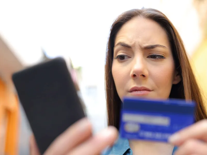 Luottokorttitietoja ei ole pakko verkkokaupalle – muitakin tapoja on.